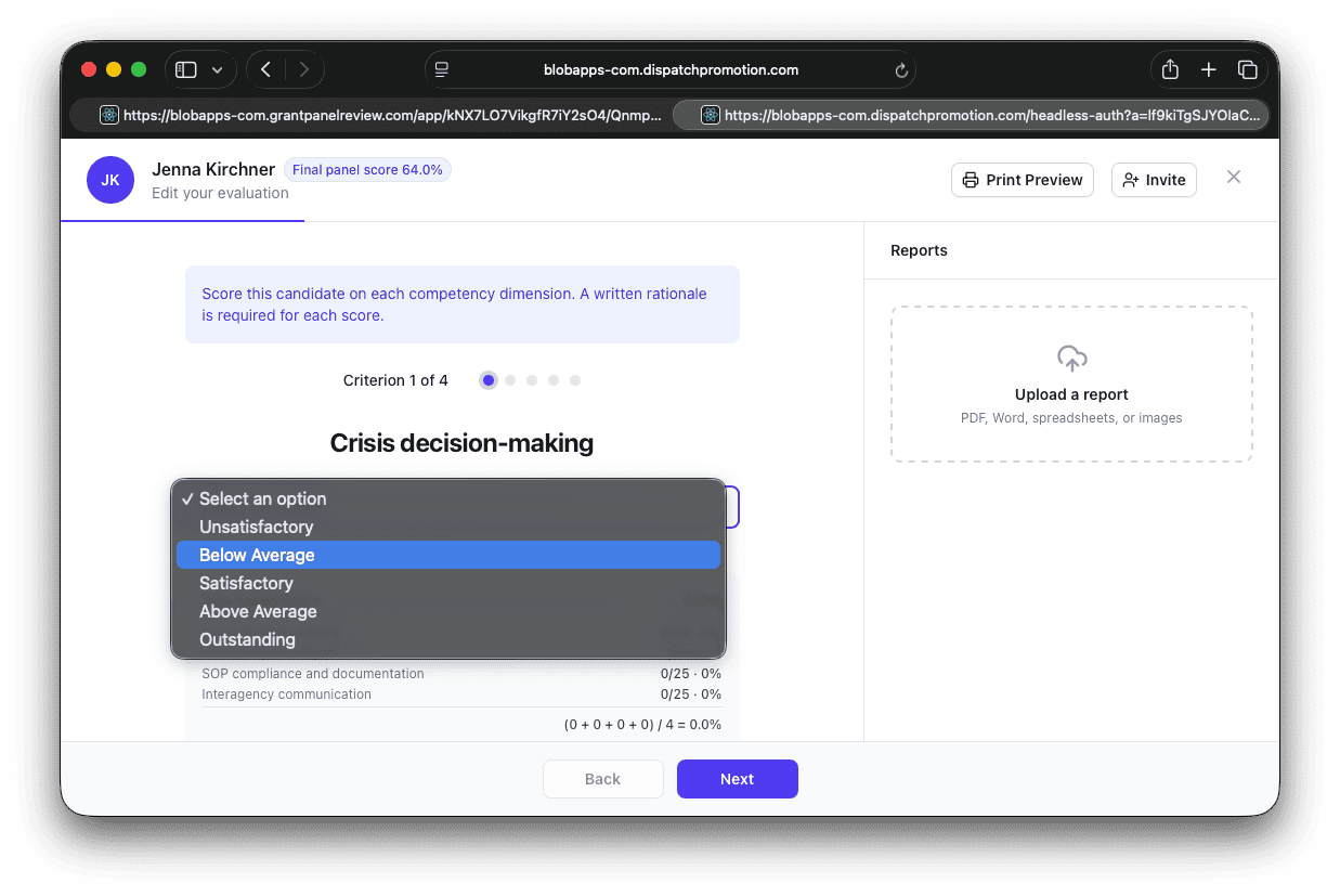 Evaluation screen scoring a candidate's crisis decision-making, with the score updating live